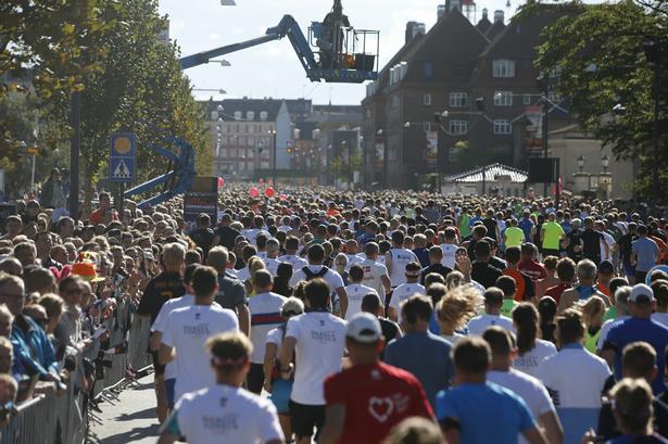 22.000. Mød også de mange motionister, der gør Cph Half til en løbefest, hvor også sidste mand og kvinde får fuld opbakning fra publikum. 
