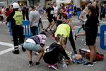 BARSKT. For en af løberen går det galt kun 1,1 km fra mål, men hjælpen er hurtigt fremme. 
