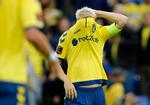 Øv. Brøndby-anfører Johan Larsson ærgrer sig over at have scoret selvmål i kampen mod Viborg. 