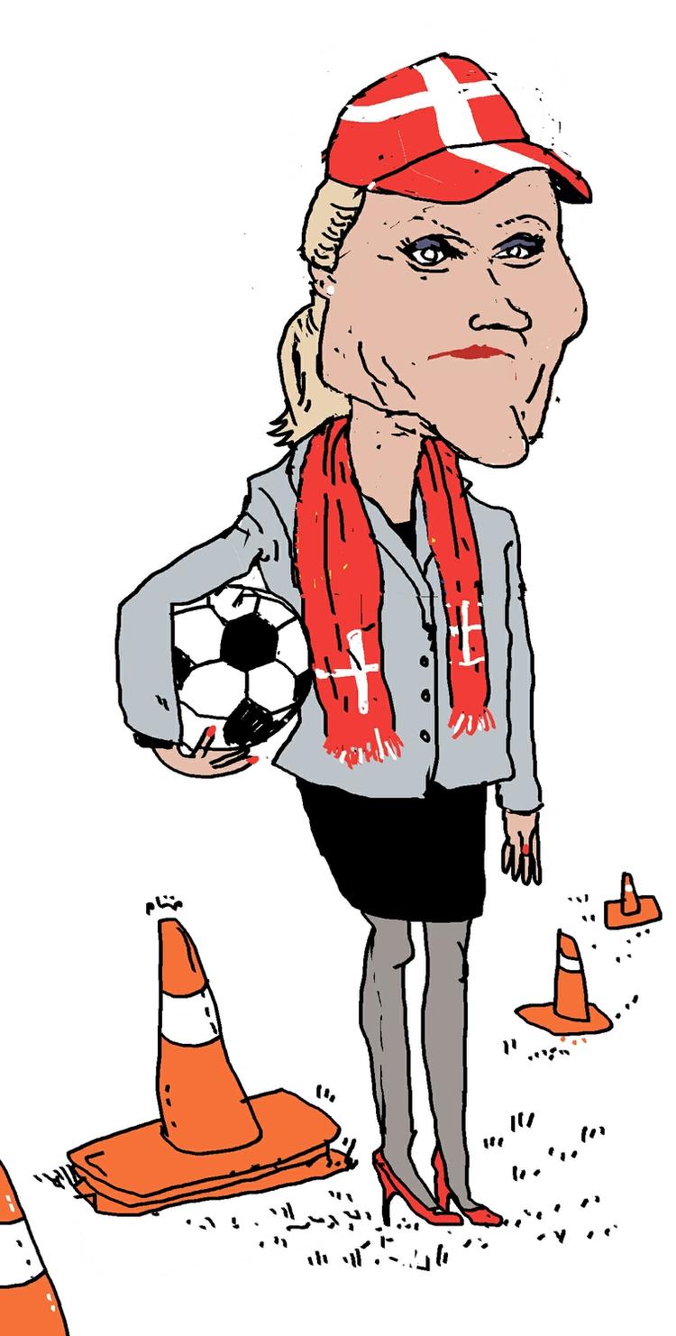 Projekt. Tidligere statsminister Helle Thorning- Schmidt skal få flere unge piger til at spille fodbold. 
