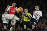 Profil. Tottenham har travlt med at forlænge med klubbens profiler, senest unge Dele Ali (th) her i kamp mod ærkerivalerne fra Arsenal.. 