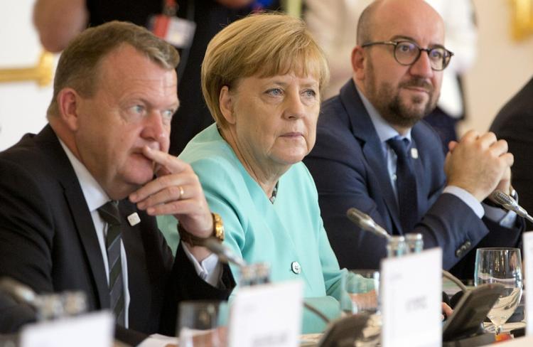 Udenfor? Statsminister Lars Løkke Rasmussen (t.v.) deltog i fredags i et topmøde i Bratislava om EU's fremtid  - med blandt andre Tysklands kansler, Angela Merkel, og Belgiens regeringsleder, Charles Michel. Mange af det nye EU's fokusområder bliver uden dansk deltagelse. 
