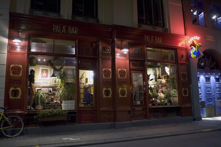 Forbi. Rygning er fortid på Palæ Bar, som i mere end 30 år har tiltrukket københavnere af alle slags, og som blandt andet har haft særlig fokus på jazzmusikken. 