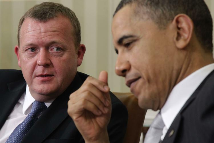 Tvetydigt. Alt imens regeringen snakker opretholdelse af asylansøgeres vilkår, bliver der herhjemme lagt vægt på yderligere stramninger. På billedet ses Lars Løkke Rasmussen i samtale med USA's Præsident, Barack Obama. Arkivfoto: AP 