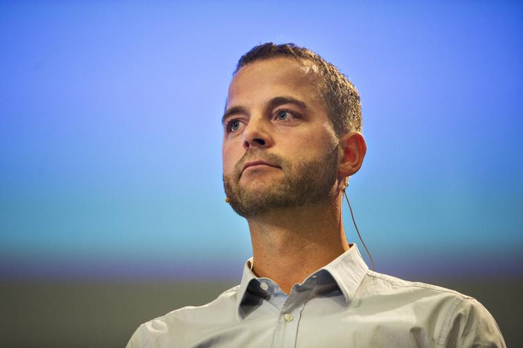 Stop. Morten Østergaard (R) og Søren Gade (V) vil stoppe det politiske hastværk ved at ændre reglerne for hastelovgivning. 