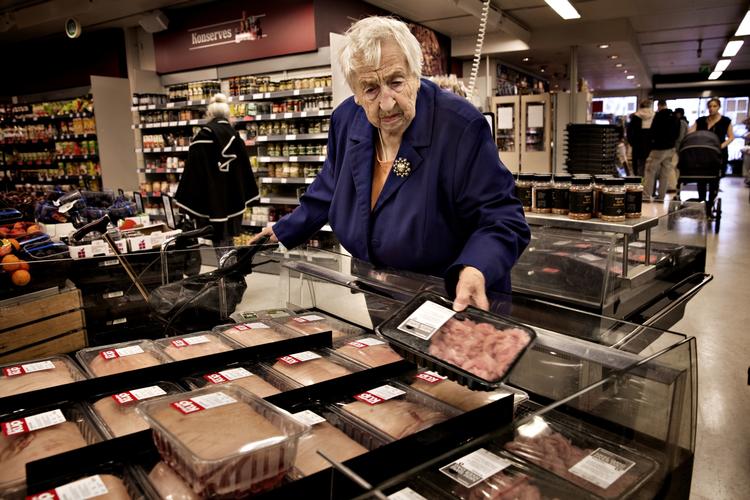 smitte. Husdyr-MRSA er en gruppe af antibiotikaresistente stafylokokker, der oftest smitter fra dyr til mennesker, der arbejder i landbruget. Men danske forskere har nu sandsynliggjort, at der er sket smitte gennem udenlandsk fjerkrækød til danske forbrugere med en ny resistent bakterie. 