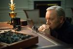 Seermagnet. Netflix-serien 'House of Cards' baseret på BBC's 1990'er-serie af samme navn, er blevet Netflix' hidtil største egenproducerede hit med Kevin Spacey i rollen som den skånselsløse magtpolitiker Frank Underwood. 
