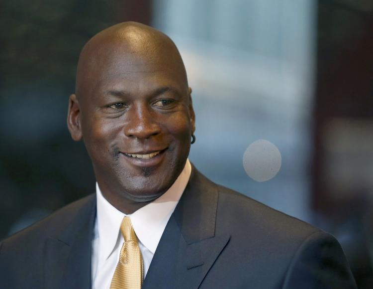 Politivold. Amerikanske sportsstjerner som blandt andet NBA-legenden Michael Jordan blander sig nu i urolighederne i USA. 