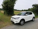 MODERIGTIG. SsangYong Luvi følger tidens trend med højbenet crossoverdesign. Det kniber lidt med sikkerhedsudstyret. 