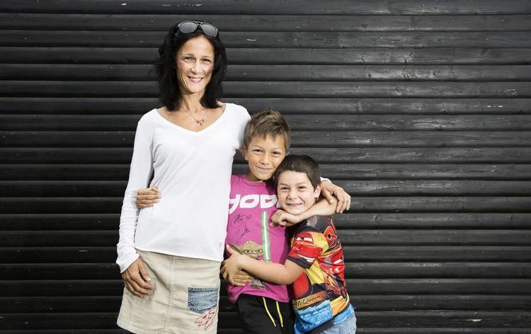 Gifteknive. Zoras børn har fundet en kontormand til hende i datingprogrammet 'En kæreste til mor'. 