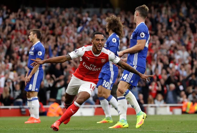 Jubiiii. Theo Walcott jubler efter målscoring. 