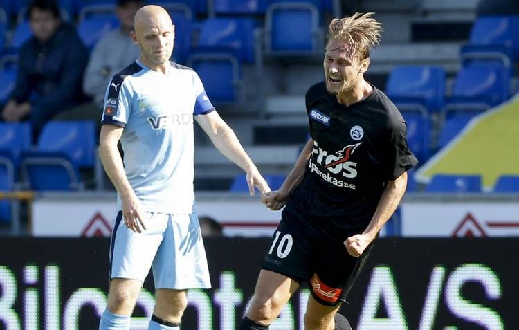 Storsejr. Nicolaj Madsens 2-0-mål kort før pausen kom i stand efter en svag defensiv indsats af Randers. 