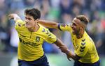 målscorere. Christian Nørgaard bragte Brøndby foran med 1-0 mod OB, før Hany Mukhtar - som danskeren her jubler sammen med - øgede til 2-0 på hjemmebanen. Foto: Jens Dresling 