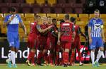 FORSKEL. Esbjerg-spillerne hænger forståeligt med hovederne. FC Nordsjællands Marcus Ingvartsen har scoret til 1-0 på straffe, og han scorede igen senere i opgøret. 