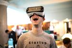 Digi. Det er fremtiden, han kigger ind i og op i. Vi så ham i rollen som en af de mange internationale hackere ved Hack4DK i Slots- og Kluturstyrelsen, der hen over tre dage parrede hackere med danske kulturinstitutioner, hvis arv i mange tilfælde godt kunne trænge til en makeover og til at blive forstået på tværs snarere end på langs. 