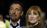 Kærlighed. Bruce Springsteen ses her med sin kone, Patti Scialfa. 