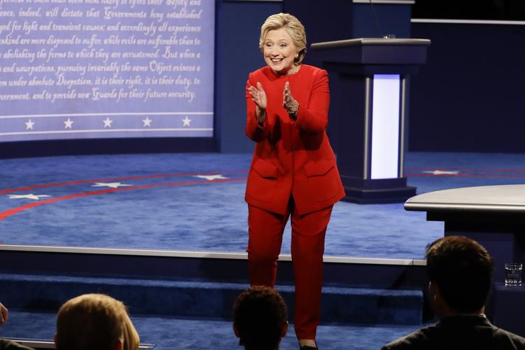 VINDER. Hillary Clinton har grund til at smile efter nattens debat på Hofstra University i New York. I hvert fald hvis man spørger vælgerne. 