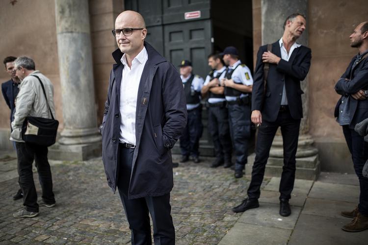 erstatning. Advokat Jesper Storm Thygesen varslser en erstatningssag, efter frifindelsen af sin klient for medvirken til terror. 