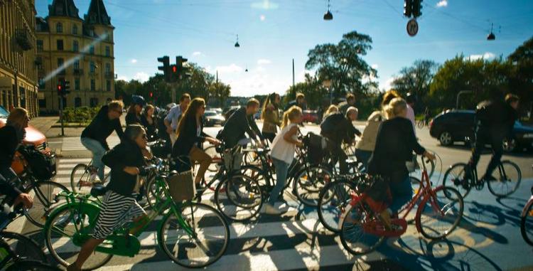 Kanon. Flere nævner den danske cykelkultur som eksempel på noget, der er så typisk dansk, at det kan indgå i en danmarkskanon. 