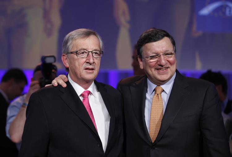 Presset. Den nuværende kommissionsformand Jean-Claude Juncker (t.v.) reagede i første omgang ikke på sin forgængers, ansættelse i Goldman Sachs. Nu er han blevet presset til at lave en etisk undersøgelse. 