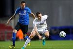Club Brugges Claudemir, som  tidligere har spillet for FCK, og FCK's William Kvist. 