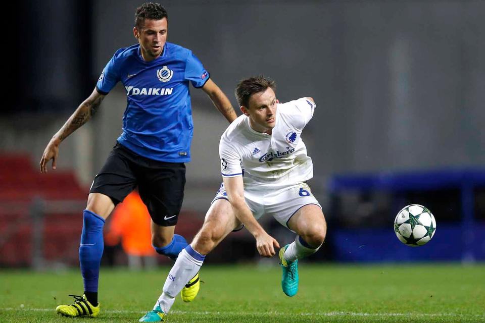 Club Brugges Claudemir, som  tidligere har spillet for FCK, og FCK's William Kvist. 