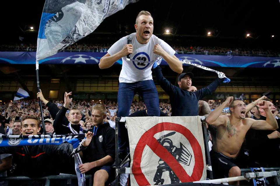 Glade FCK-fans efter kampen. 