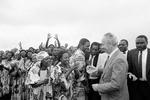 I 1986 blev han som ministerpræsident modtaget af dansere ved et officielt besøg i Cameroun. 