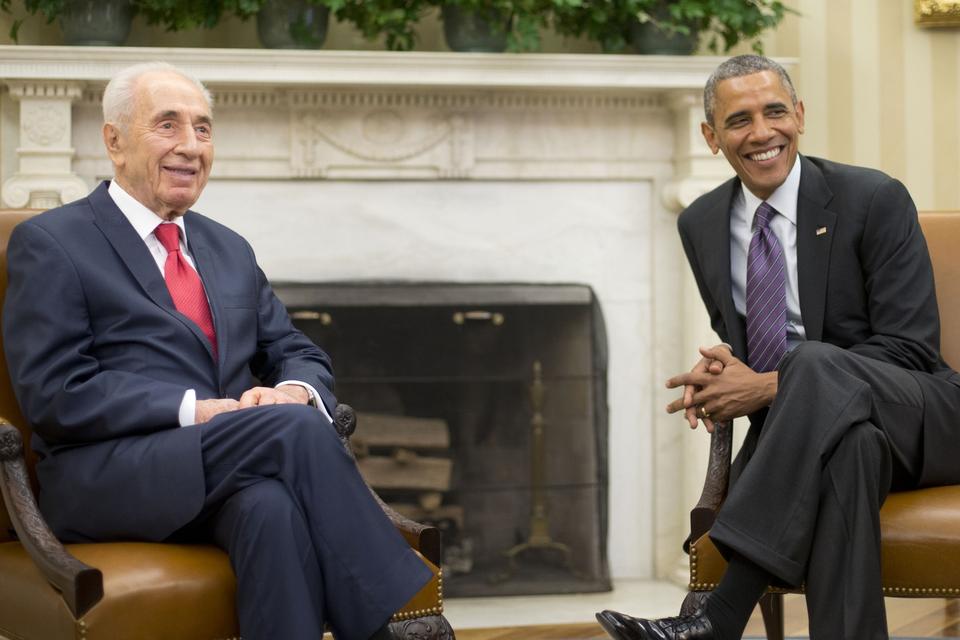 Shimon Peres har også aflagt USA's præsident Barack Obama et besøg i Det Ovale Værelse. 