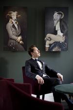 EKSKLUSIVITET. Claus Mossbeck er formand for direktørnetværket Tatarklubben. Han har kontor i Brønnums Hus, hvor store kulturpersonligheder som August Bournonville og H.C. Andersen har haft deres gang. 