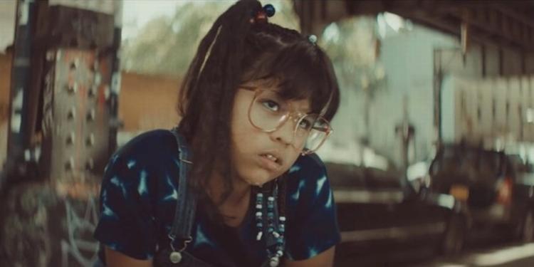 Selvtillid. Den kun 11-årige skuespillerinde Sarai Isaura Gonzalez inspirerer latinamerikanere verden over med sin medvirken i musikvideon til nummeret 'Soy Yo'. 