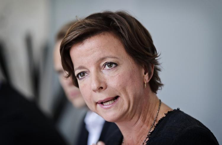 ANSVAR. Ansvaret skal tilbage til forældrene, så skilsmisseforældre med fælles forældreansvar skal ikke længere kunne søge om hjælp til at få fastsat børnebidrag, hvis de er uenige, siger Karen Ellemann (V). 