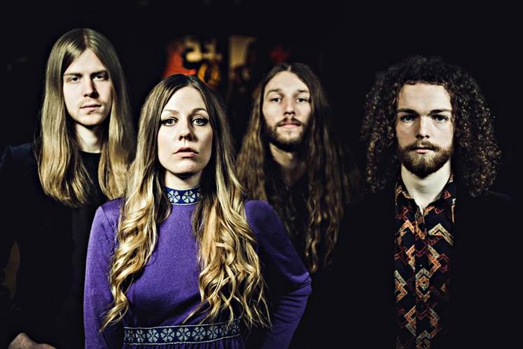 Gudsbenådet. Frontkvinden Elin Larsson er den sande joker i bandet Blues Pills. 