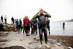 HALVMANDEN. KMD Challenge Aarhus 2011. Per Munch er ved at være klar. På grund af koldt vand (13 grader), blev svømmedistancen på 1,9 km skåret ned til 1 km. Ellers havde motionsredaktøren ligget derude endnu. Arkivfoto: Hans Christian Jacobsen 