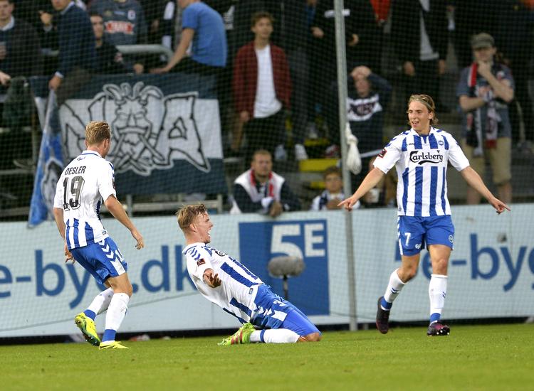 Mål. Frederik Tingager har scoret til 1-0 for OB. 
