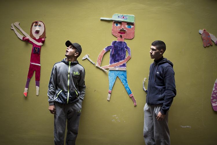 Rødkilde Skole har startet et valgfag, der hedder 'arbejdskendskab', som har til formål at gøre eleverne uddannelsesparate. 14-årige Ami Khalif og 15-årige Amin Moussa har begge valgfaget - den ene frivilligt, den anden obligatorisk. 