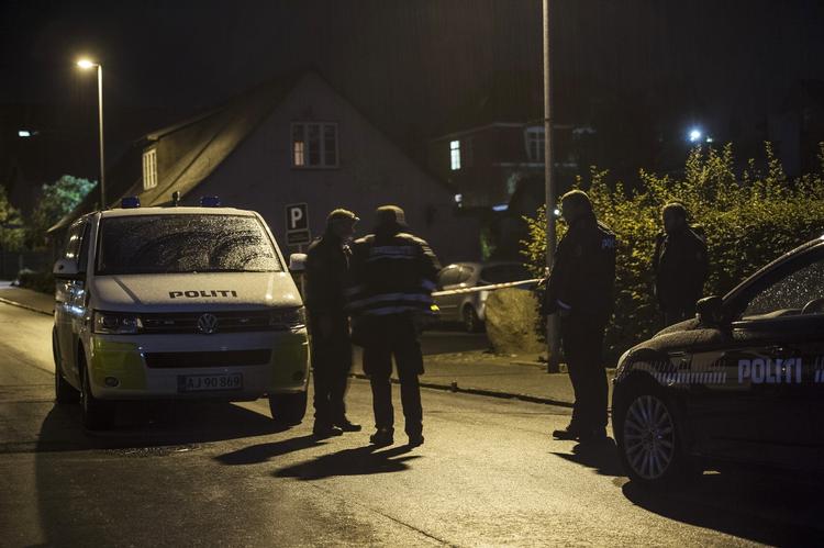 Skyderi. Billedet her er fra i søndags, hvor to unge mænd blev ramt af skud på Kildemarksvej i Næstved. I nat faldt der igen en række skud mod et hus på samme vej. Ingen blev ramt i nat. 