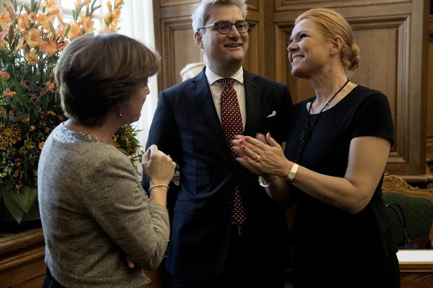 Folketinget åbner