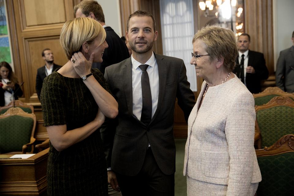 Folketinget åbner