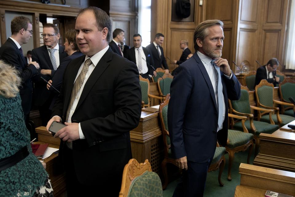 Folketinget åbner