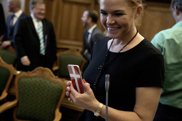 Folketinget åbner