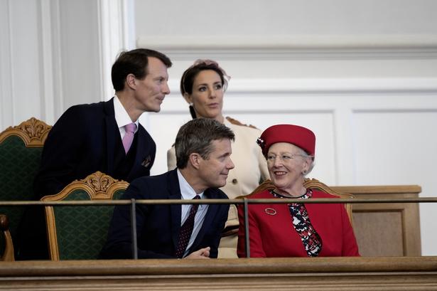 Folketinget åbner
