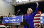 Clinton. Ifølge New York Times er der ikke mindre end 1.024 forskellige delstatskombinationer til sejr, af hvilke 693 af dem fører til en sejr for Clinton. 