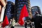 Strejke. I to uger har tømrere og snedkere nedlagt arbejdet på byggeriet af Axel Towers i København. 