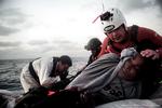 Reddet. Den maltesiske ngo MOAS deltog i aktionerne mandag og tirsdag, hvor over 6.000 bådflygtninge blev reddet op af vandet ud for Libyens kyst inden for et døgn. 