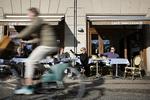HOVEDSTAD. I de to første kvartaler af i år er flere flyttet ud af Københavns kommune til andre kommuner, end der har været tilgang den modsatte vej. Men mange vælger at blive i hovedstaden, nu blot i Frederiksberg kommune. 