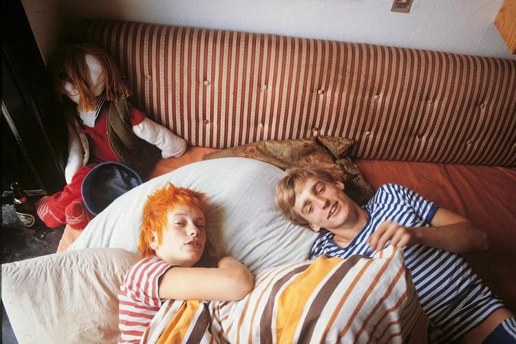 hygge. Martin 'Tjek' Sundbøll (til højre) sammen med bz-kammeraten Pi i det besatte hus Allotria på Nørrebro, 1982. 
