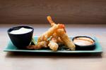 Hit. En af aftenens bedre retter var de sprøde pankotempura-rejepinde der kom med en skøn og luftig ponzu-sauce. Vores anmelder kan stadig høre det knase. 