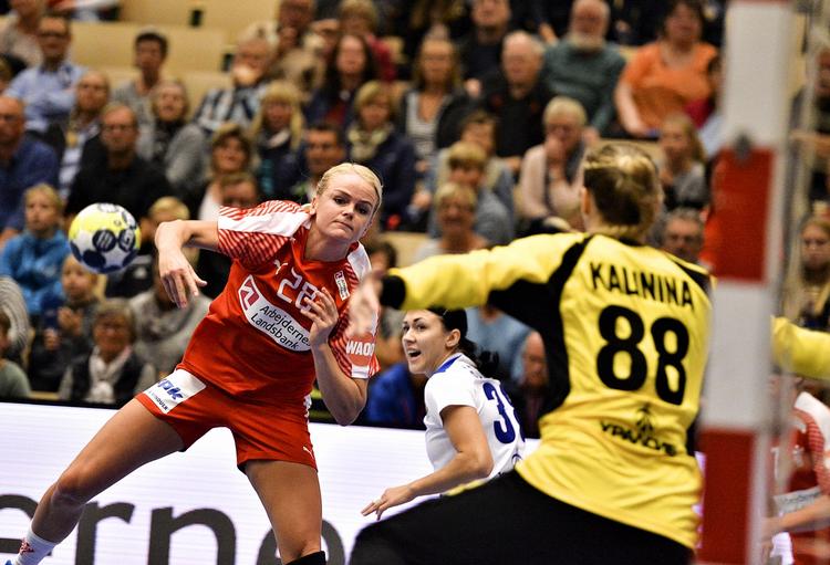 hopla. Stine Jørgensen spillede sin første kamp som anfører, og det blev en stor af slagsen. 