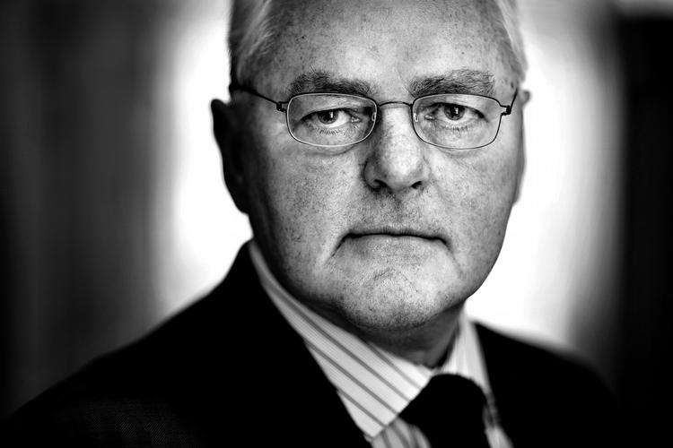 PET. Den tidligere PET-chef Hans Jørgen Bonnichsen udtaler sig ofte selv om hans tidligere arbejdsplads. »Så længe man holder sig inden for reglerne og ikke røber klassificerede oplysninger, er der for mig at se intet problem«, siger han. 